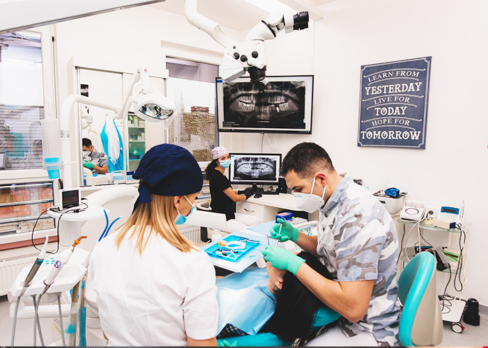 dental experts implant dentar